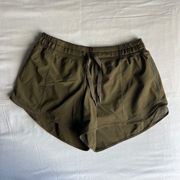 Lululemon 4" Hotty Hot Short, Military Green, Size 8 - Picture 1 of 4